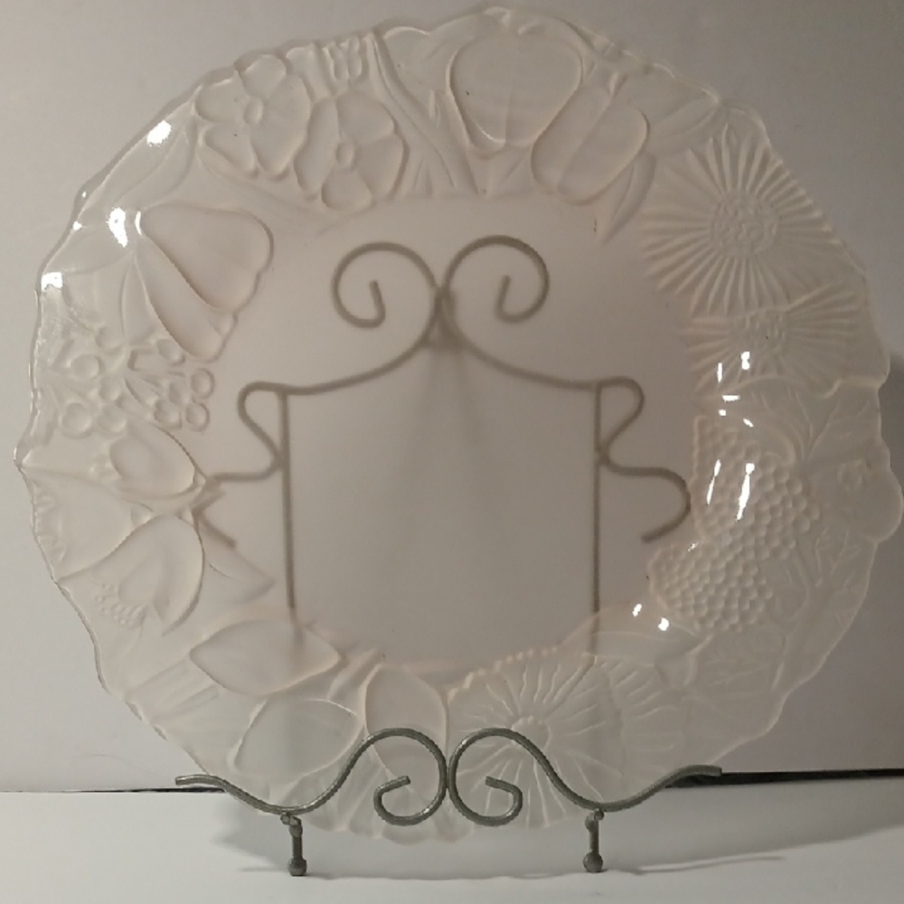 Elegant Floral Embossed Glass Plate